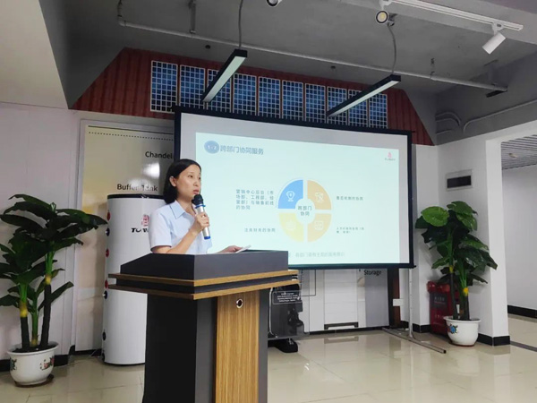 副總經(jīng)理呂秀玲關于《管理賦能》發(fā)表了重要講話